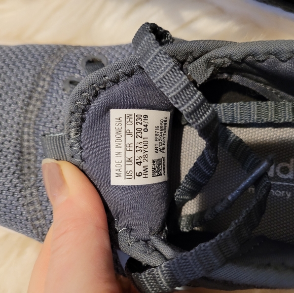 Girls Addidas Sneakers - Picture 4 of 4